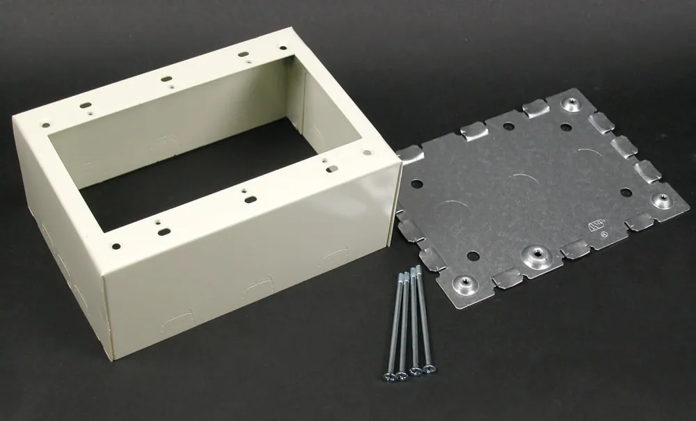 WM 5744S 3 WH DEEP 3 GANG WHITE WIREMOLD BOX Holiday Sale